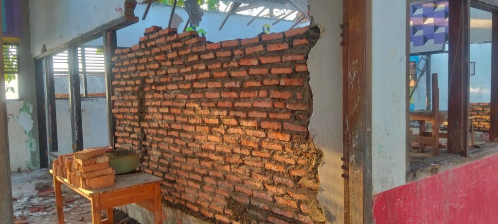 Rehabilitasi Sedang/Berat Ruang Kelas Baru UPTD SDN 2 Rambatan Kulon Diduga Ada Kecurangan dan Abaikan K3 1 IMG 20251007 WA0017