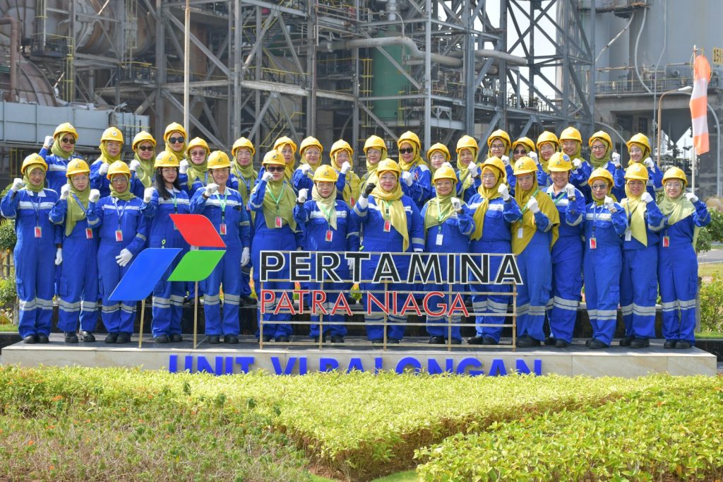 Lewat Program Family Road To Refinery HSSE Pertamina Patra Niaga RU Balongan Ajak Istri Pekerja Kunjungi Kilang 1 IMG 20260612 WA0068