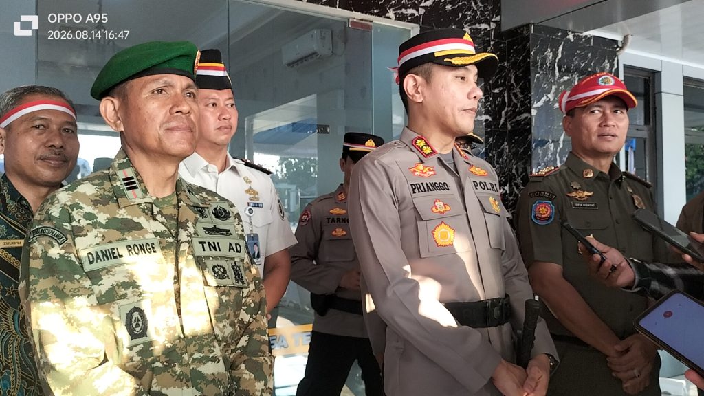 Menyambut HUT RI ke 81 Kapolres Indramayu Bersama Forkopimda, TNI dan Organisasi Masyarakat Gelar Apel Kebangsaan 2 IMG20260814164744 01