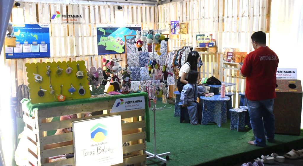 Dorong UMKM Naik Kelas, Kilang Pertamina Balongan Boyong Produk Lokal di Indramayu Expo 2026 2 IMG 20261013 WA0027